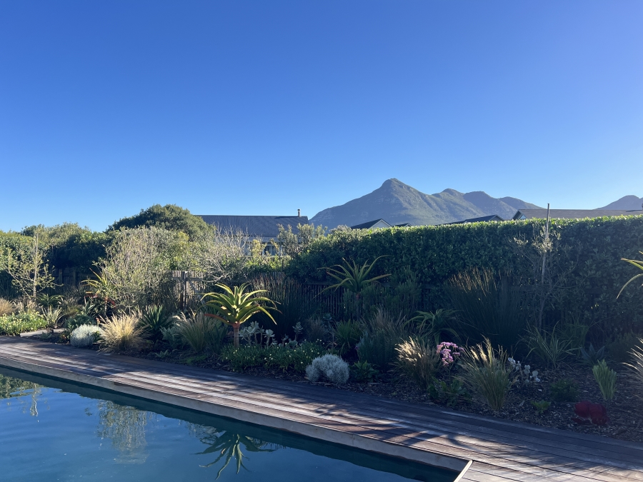 4 Bedroom Property for Sale in Lake Michelle Western Cape
